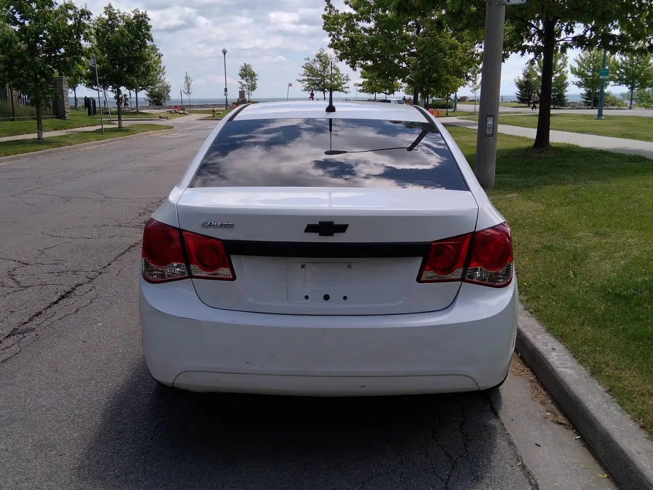 Chevrolet Cruze photo Chevrolet Cruze