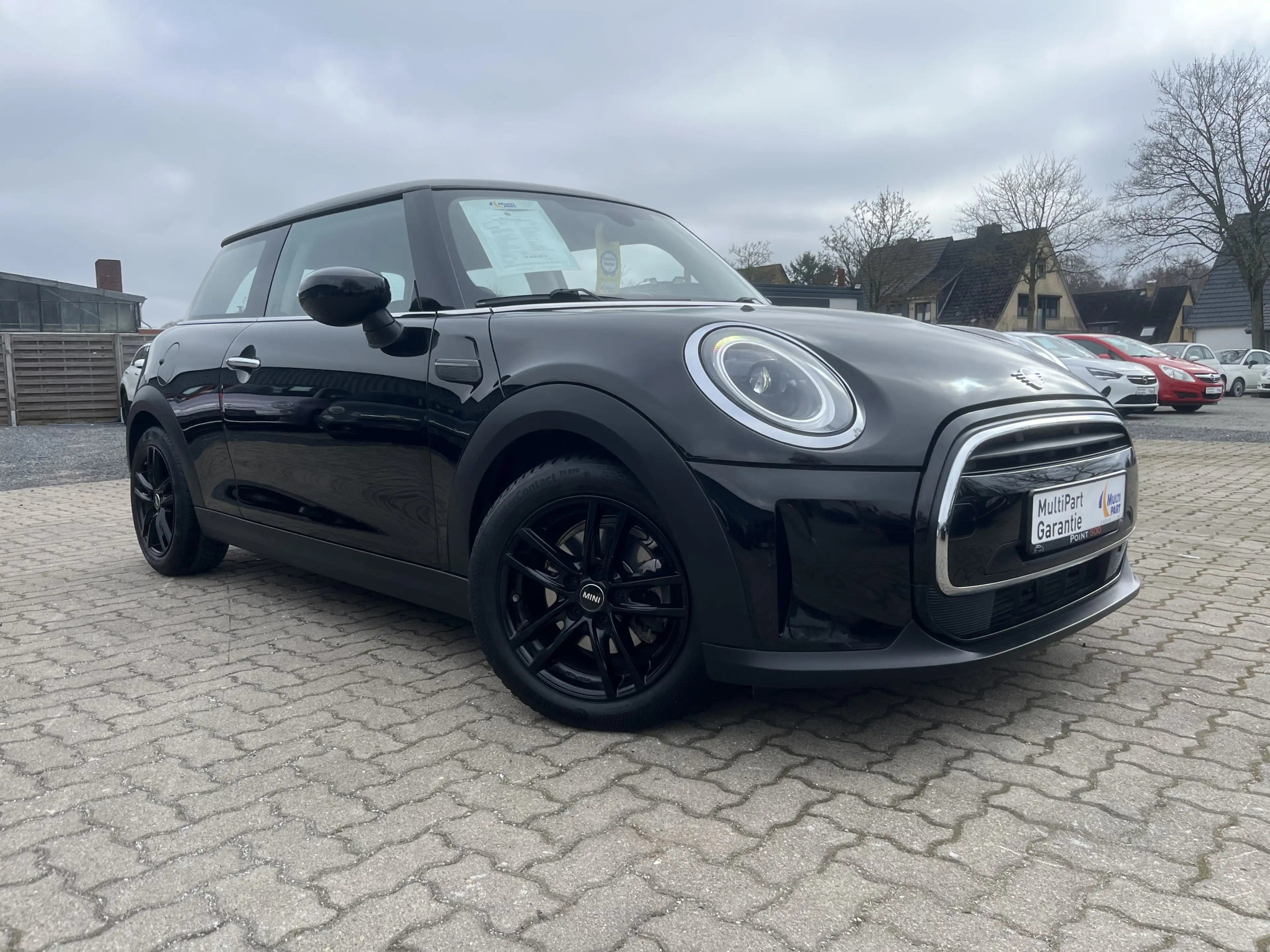 MINI One ESSENTIAL TRIM FACELIFT DSG LED NAVI 1.HD