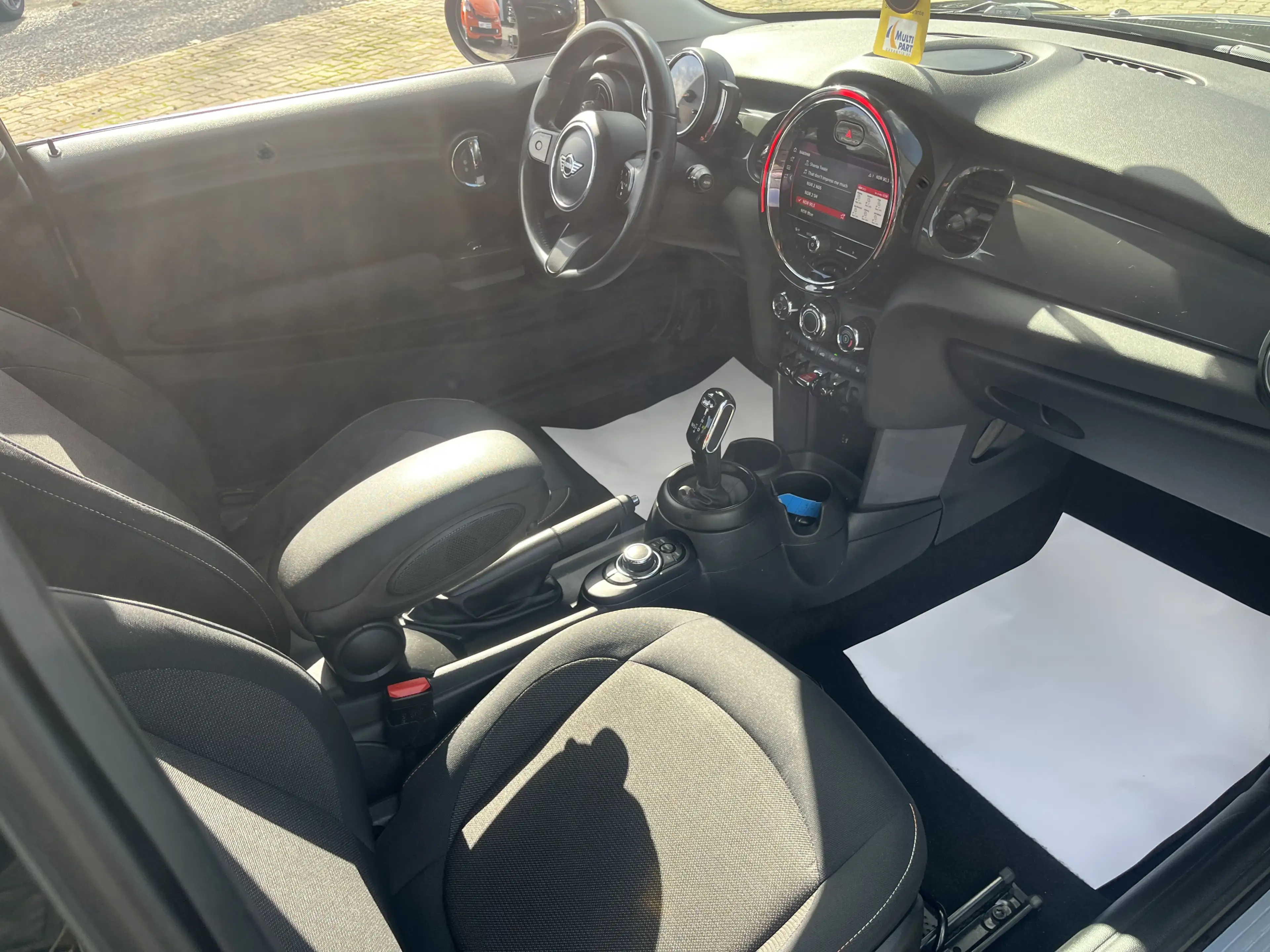 MINI One ESSENTIAL TRIM FACELIFT DSG LED NAVI 1.HD — photo 12