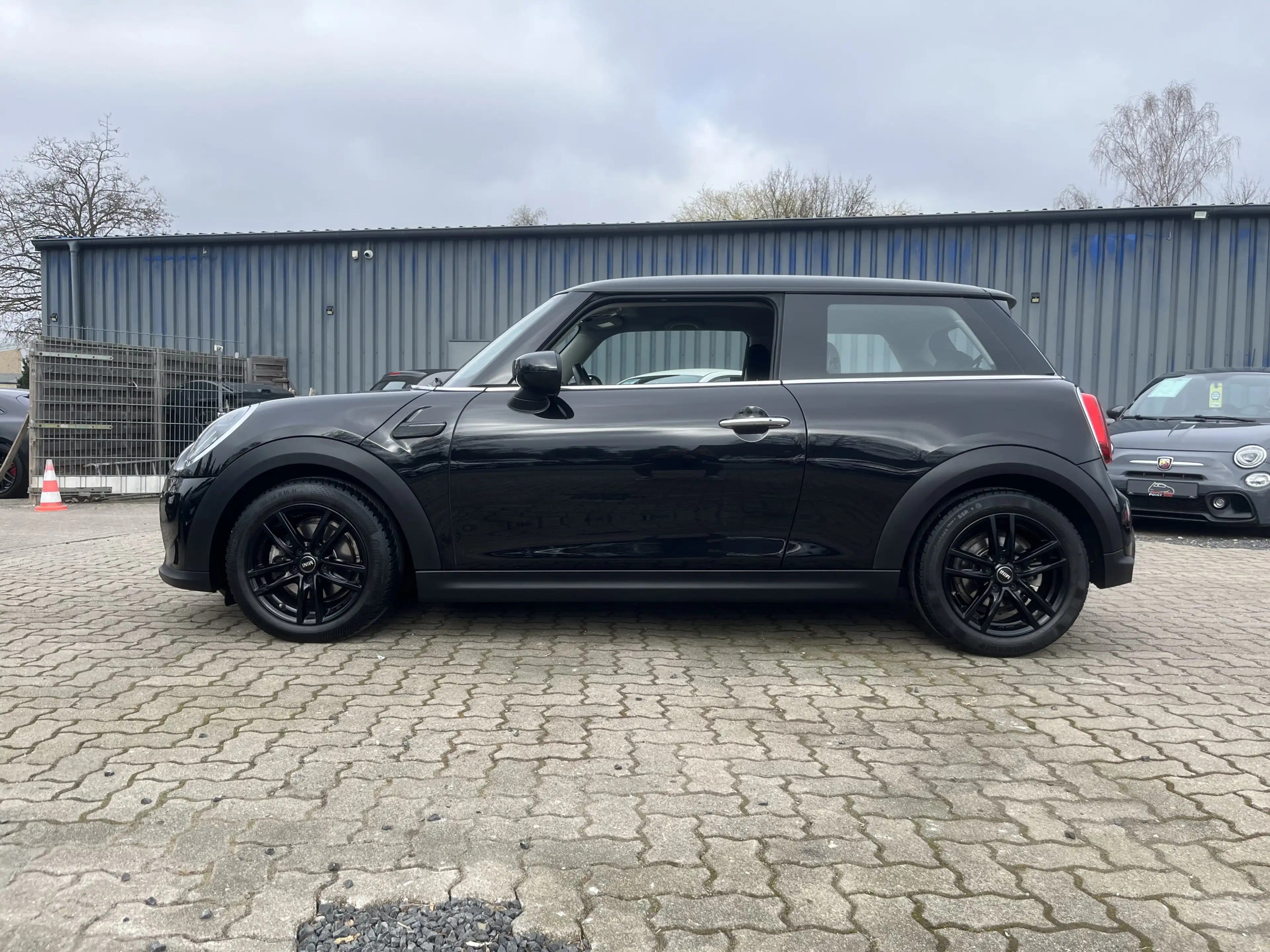 MINI One ESSENTIAL TRIM FACELIFT DSG LED NAVI 1.HD — photo 4