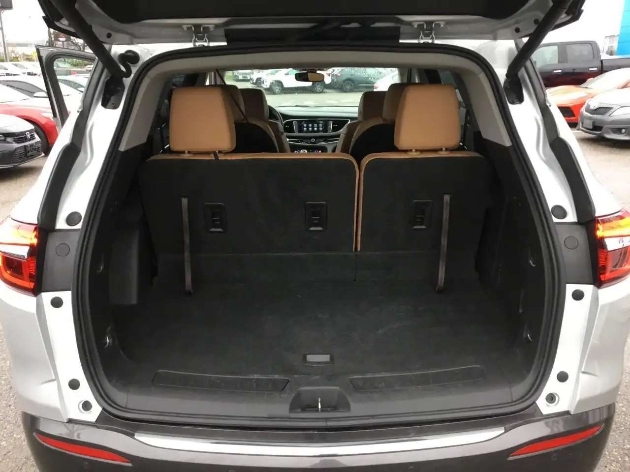 Buick Enclave снимка Buick Enclave