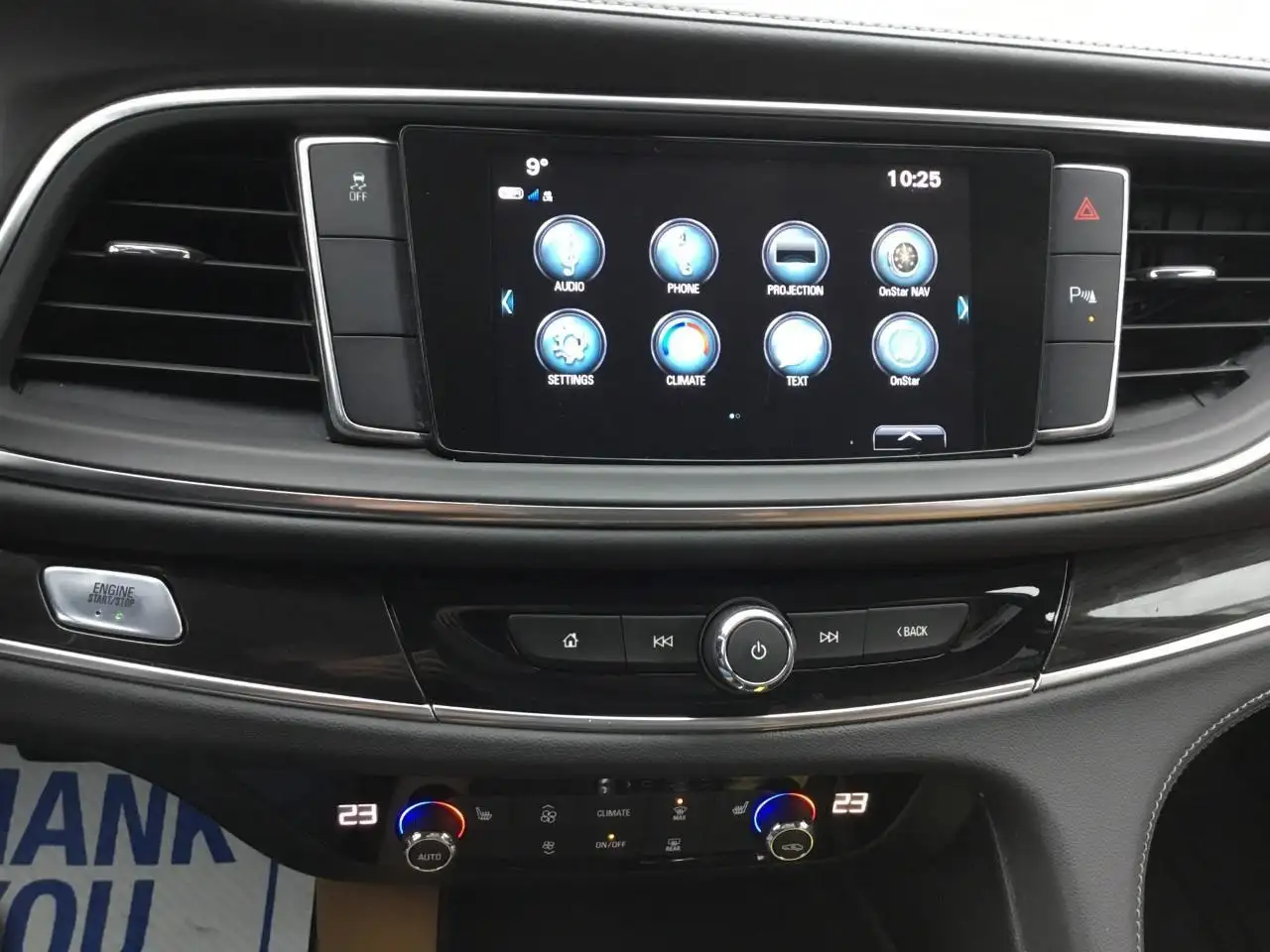 Buick Enclave снимка Buick Enclave
