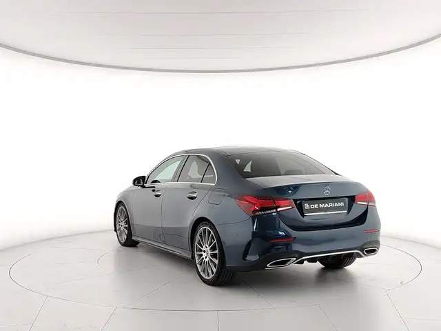 Mercedes-Benz A view 3