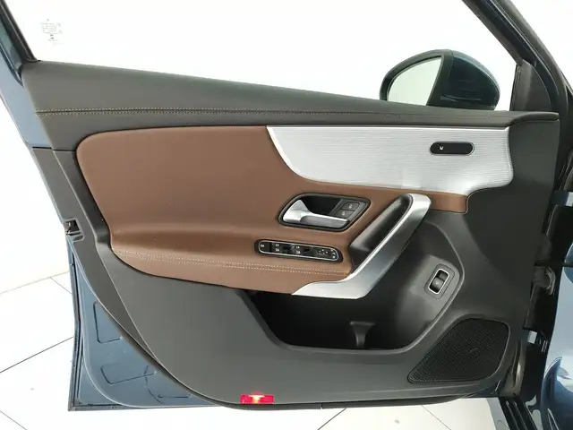 Mercedes-Benz A view 12