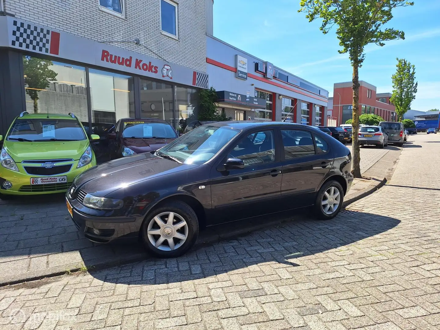 SEAT Leon 1.6-16V STELLA / Airco / Zwart - 1