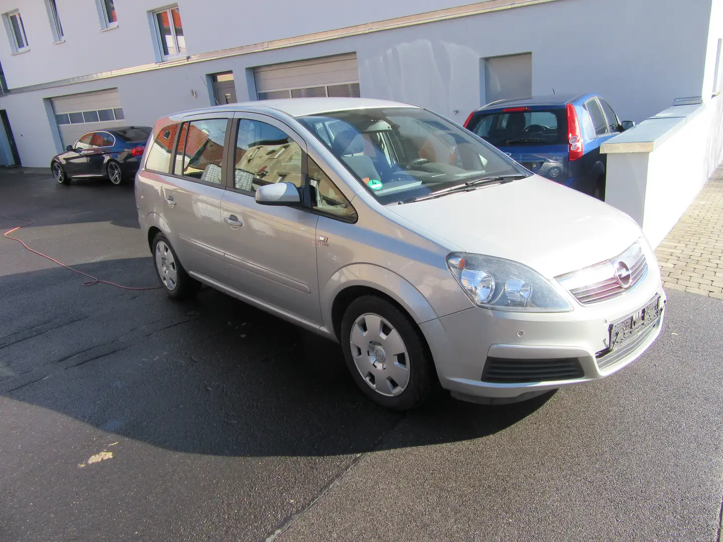 Opel Zafira Zafira Diesel 1.9 CDTI Edition Silber - 1