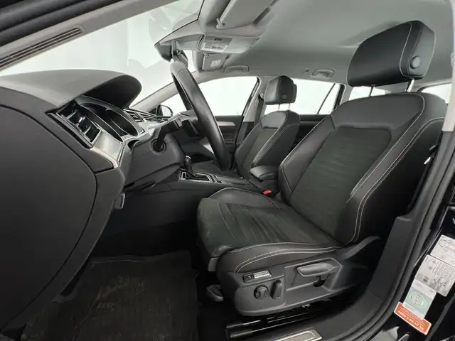 Volkswagen Passat view 7