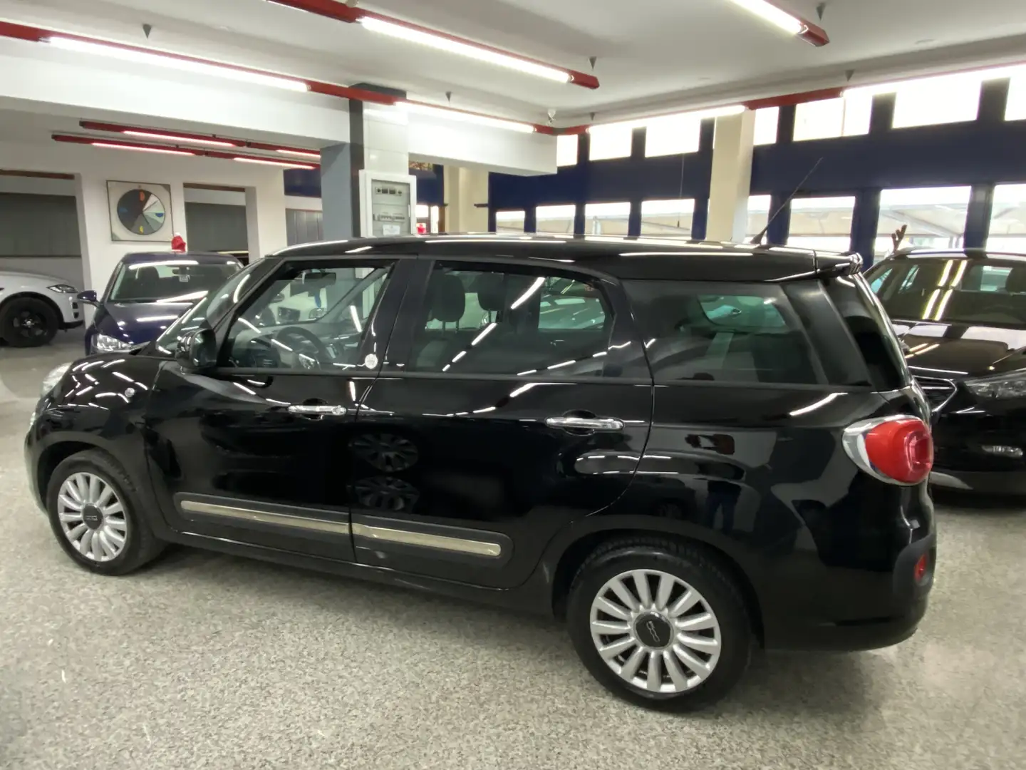 Fiat 500L Living 1.6 mjt Lounge 105cv Nero - 2