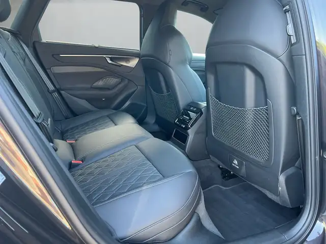 Audi A6 view 12