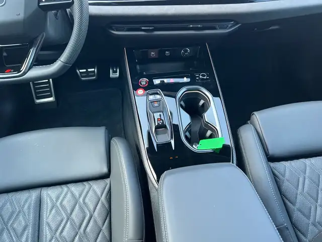 Audi A6 view 9