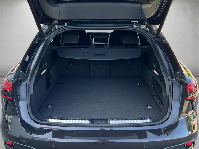 Audi A6 view 5