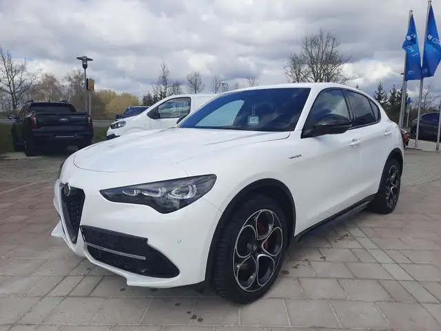 Alfa Romeo Stelvio 2.2 JTDM Veloce Q4 Navi Kamera ACC Leder