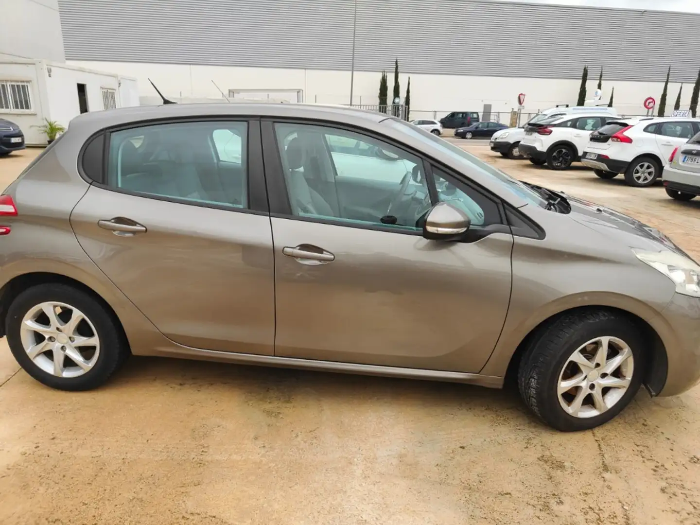 Peugeot 208 1.2 VTi Urban Soul Beige - 2