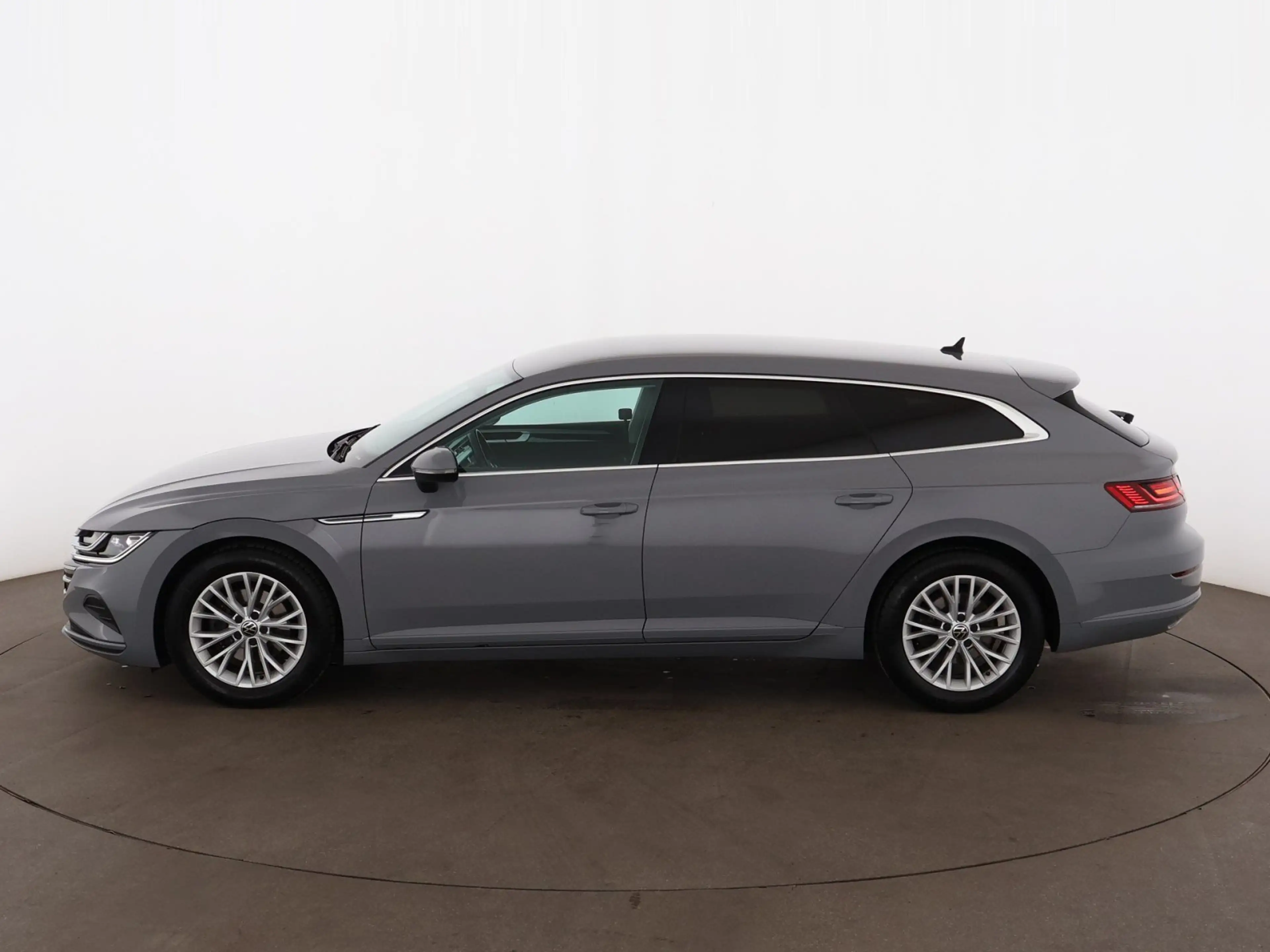 Volkswagen Arteon SB 2.0 TDI Aut LED RADAR NAVI ASSIST TEMP — photo 6