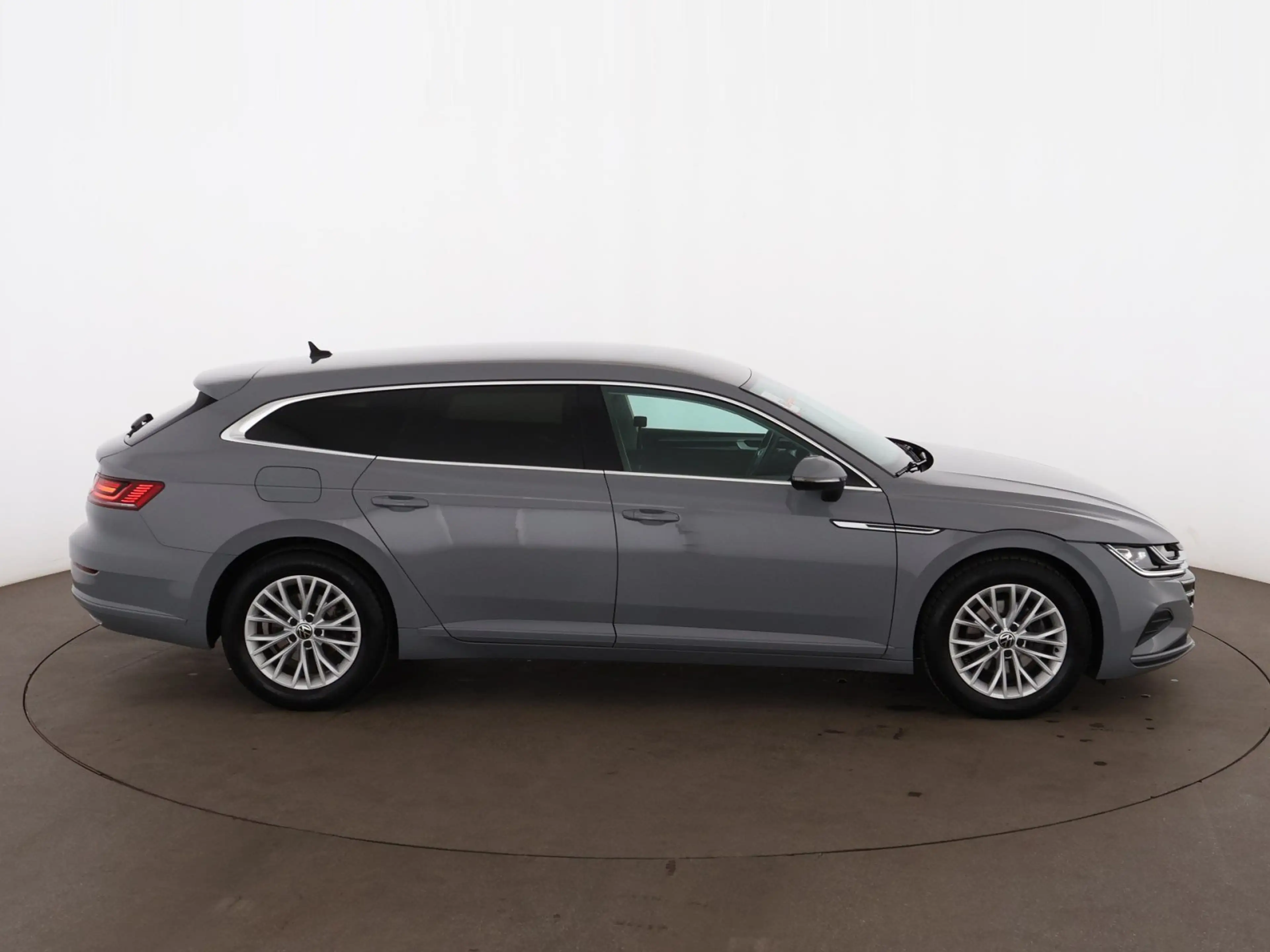 Volkswagen Arteon SB 2.0 TDI Aut LED RADAR NAVI ASSIST TEMP — photo 10