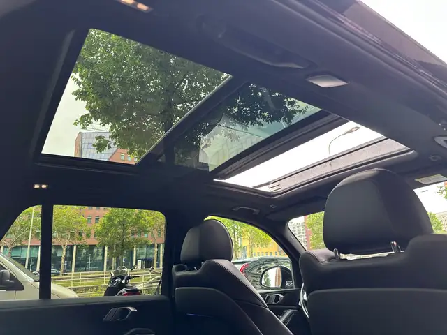 BMW X5 view 14