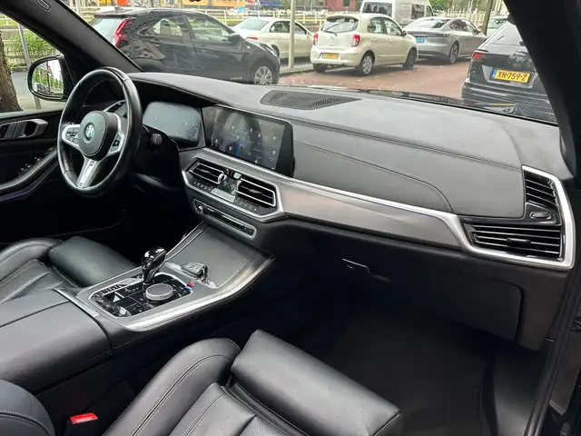 BMW X5 view 11