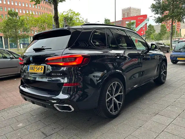 BMW X5 view 3