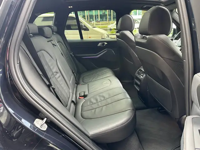 BMW X5 view 13
