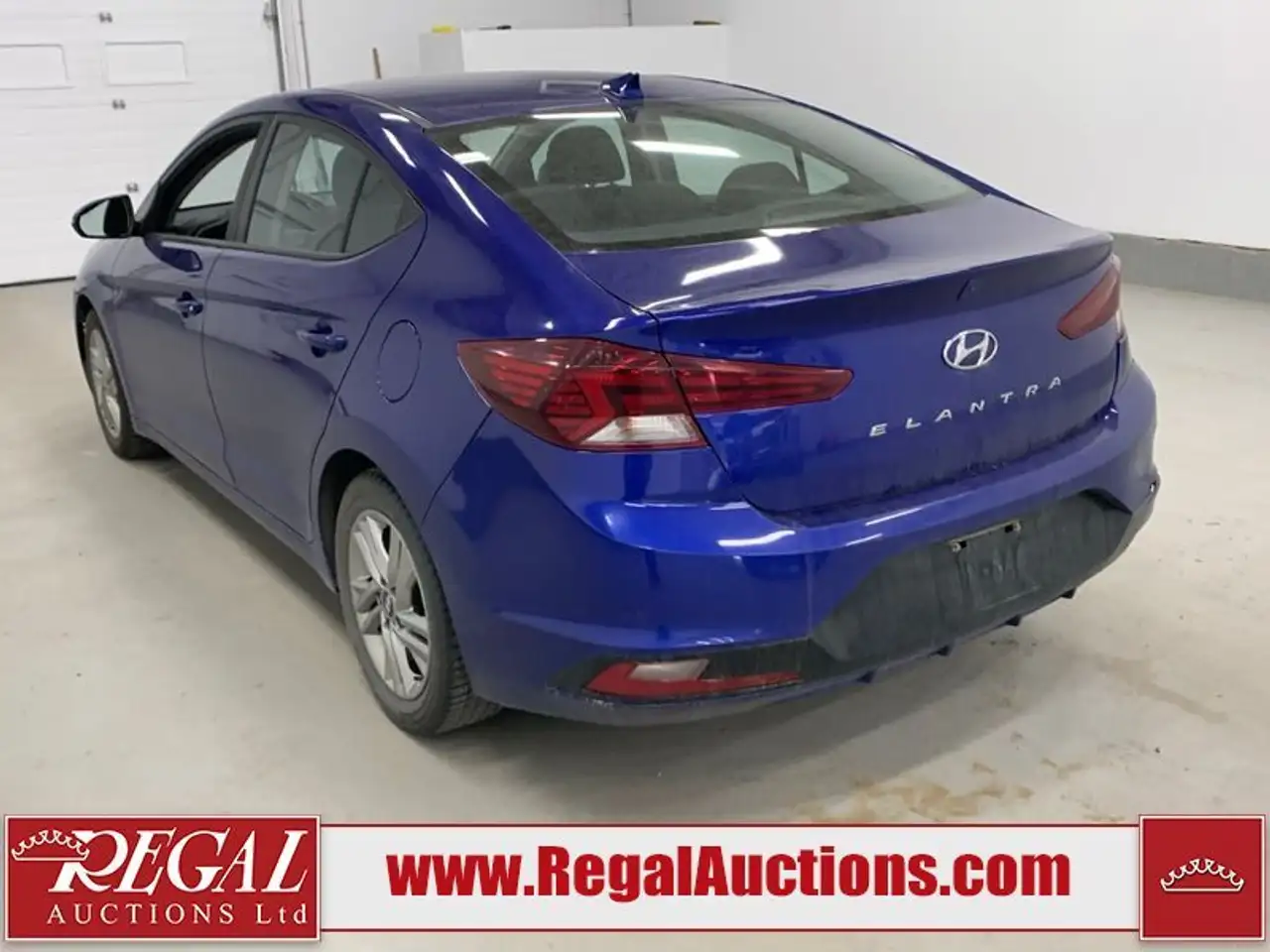 Hyundai ELANTRA снимка Hyundai ELANTRA
