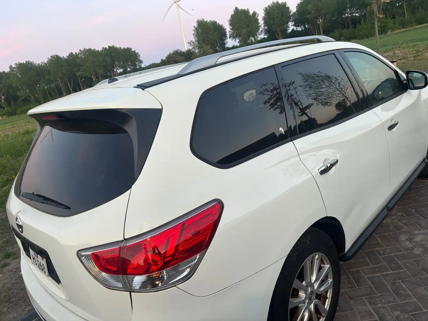 Nissan Pathfinder Platinum Білий - 1