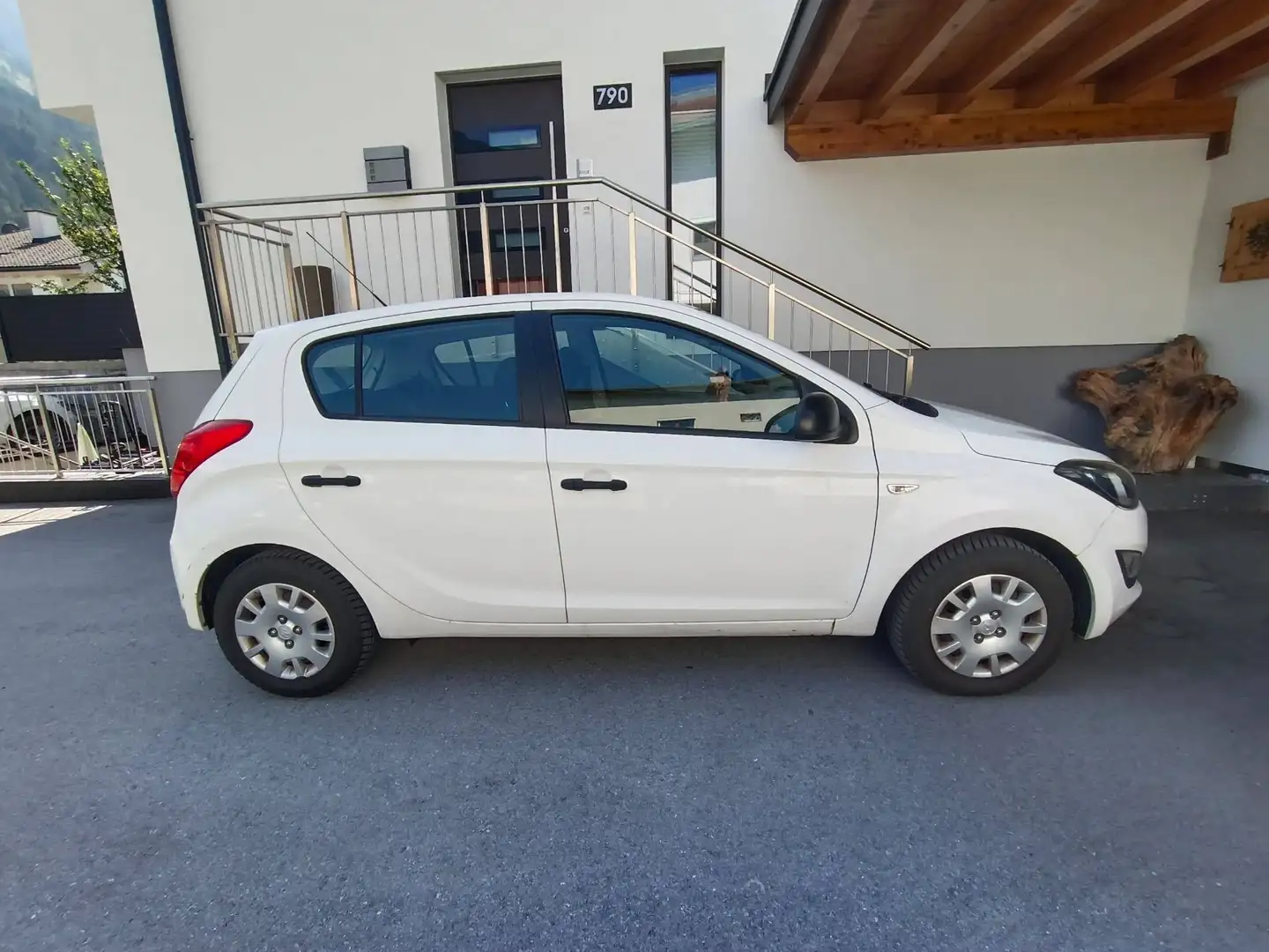 Hyundai i20 i20 1,25 Life Life Weiß - 1
