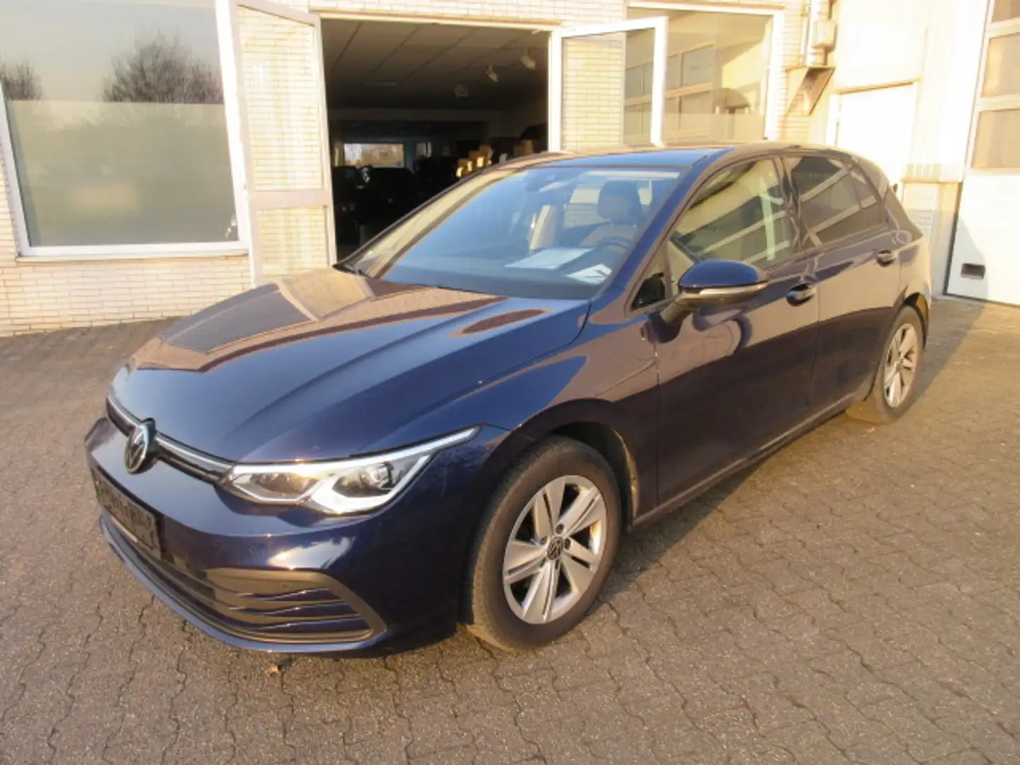Volkswagen Golf Life 1.5 TSI NAVI PANO IQ LIGHT KAMERA ALU APS SITZHZG Blau - 1