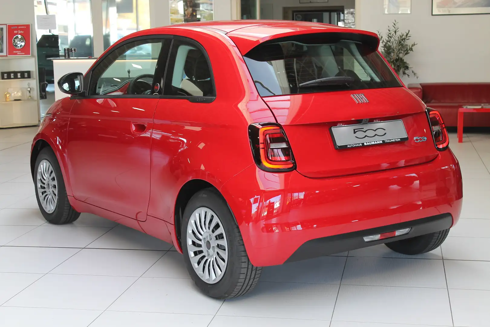 Fiat 500e (RED) Limousine 42 kWh Rot - 2