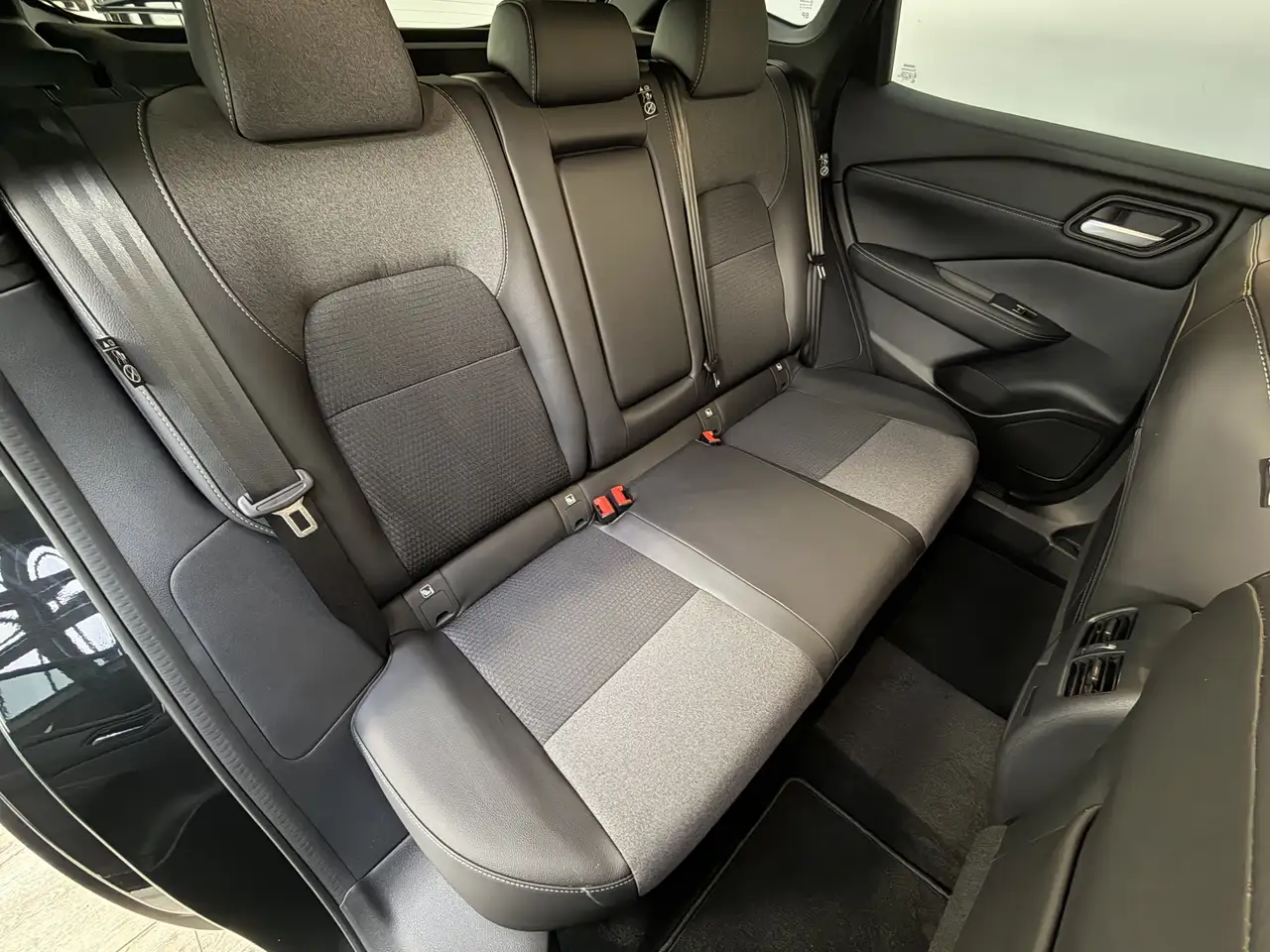 Nissan Qashqai 1.3 MHEV N-Connecta 360° Navi LED 23
