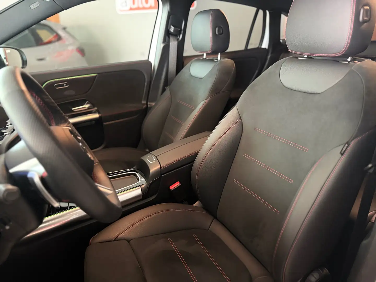 Mercedes-Benz GLA 180 GLA 180d AMG Line Premium auto+ IVA NEOPATENTATO Wit - 2