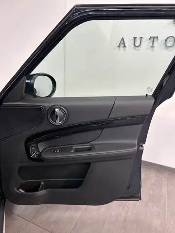 Mini Countryman view 8