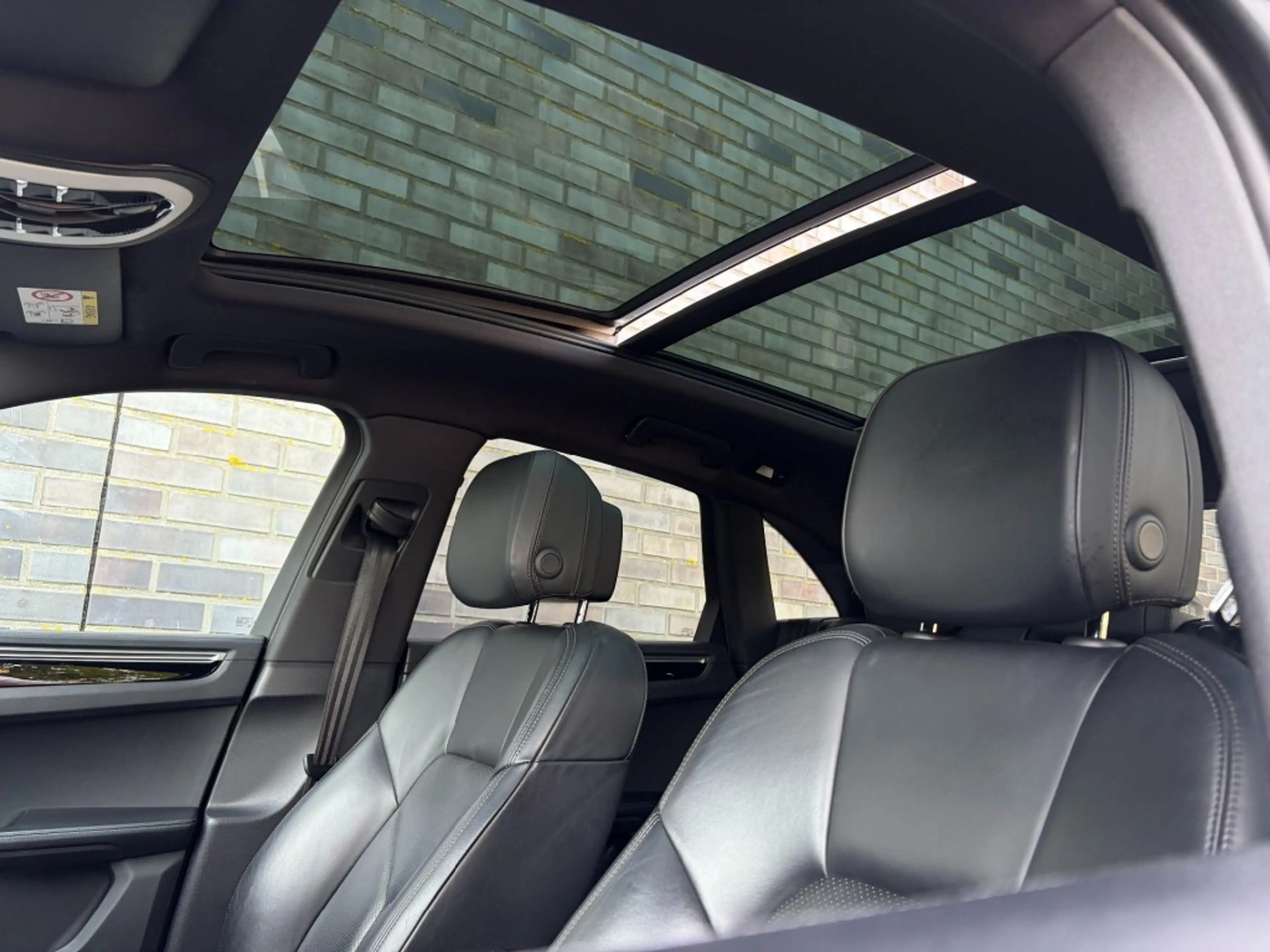 Porsche Macan 3.0 D S - LUCHTV. - PANO - TREKH. - 20 INCH — photo 25