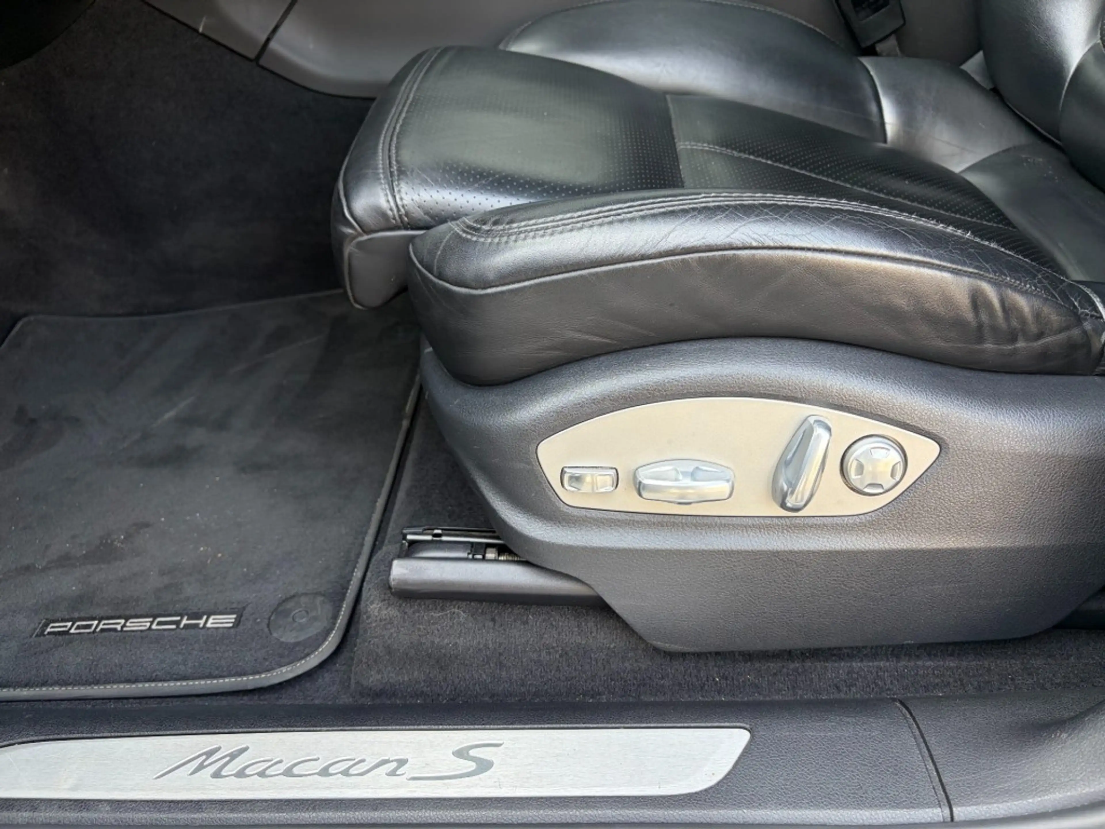 Porsche Macan 3.0 D S - LUCHTV. - PANO - TREKH. - 20 INCH — photo 16