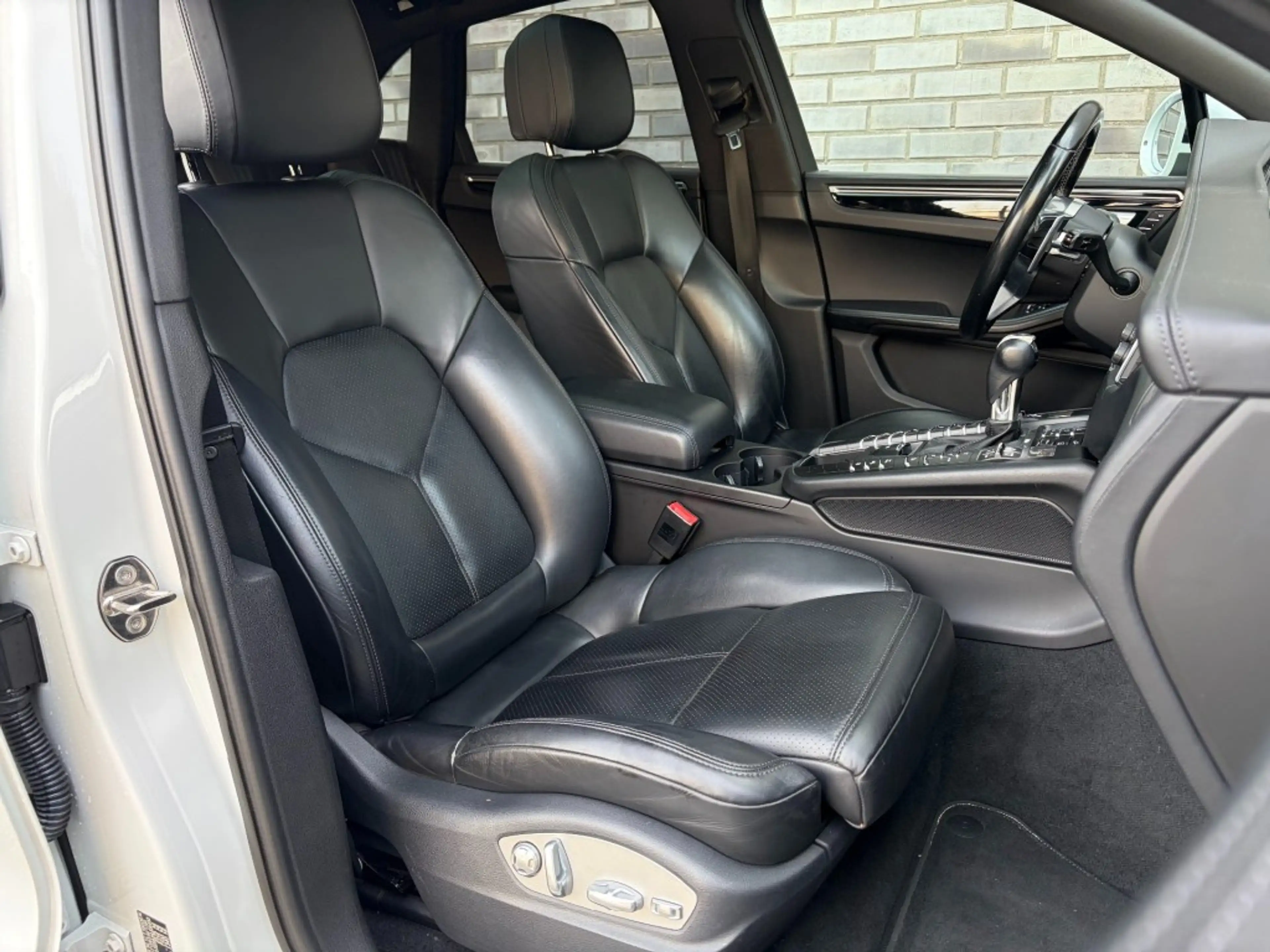 Porsche Macan 3.0 D S - LUCHTV. - PANO - TREKH. - 20 INCH — photo 12