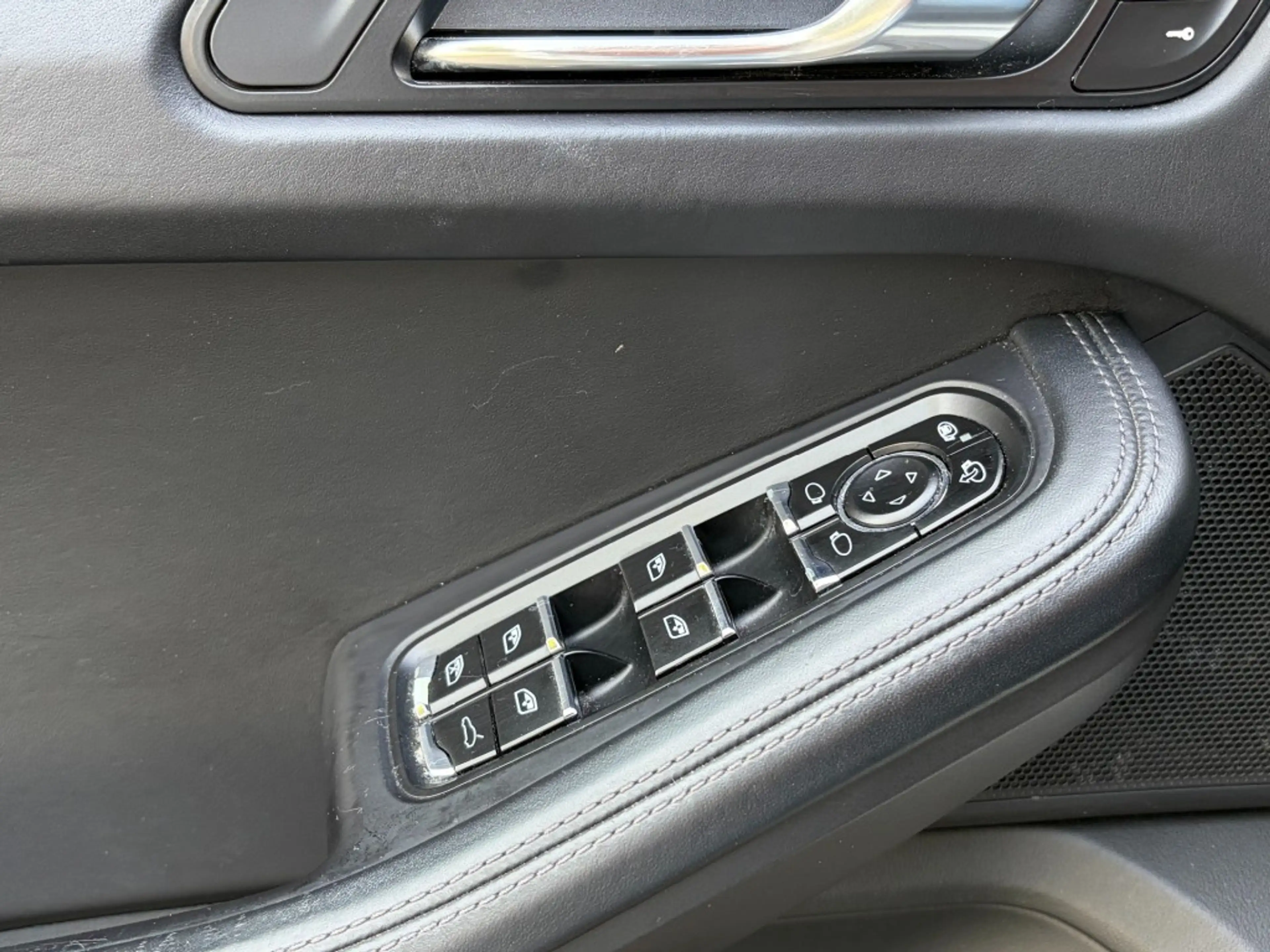 Porsche Macan 3.0 D S - LUCHTV. - PANO - TREKH. - 20 INCH — photo 27