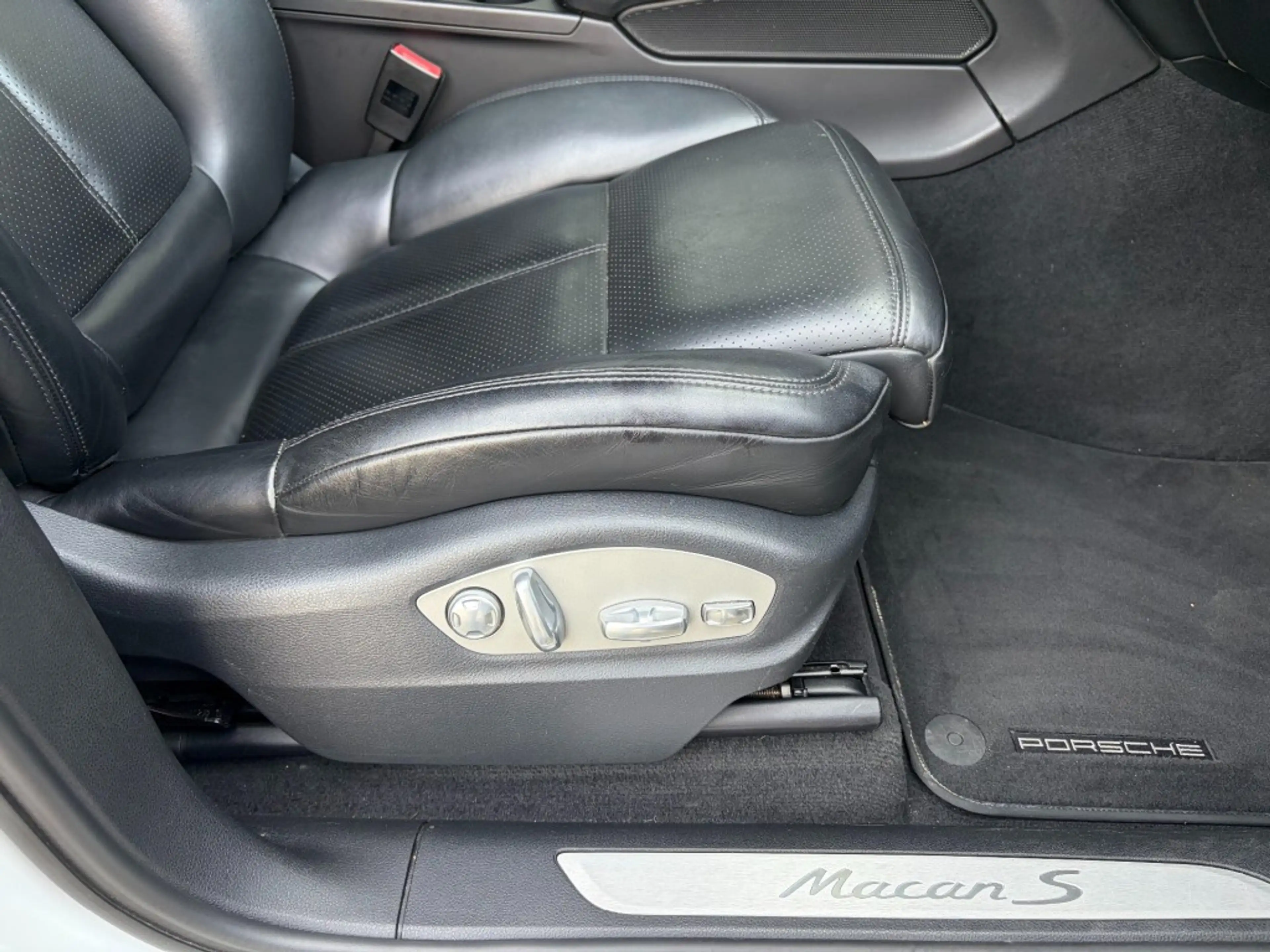 Porsche Macan 3.0 D S - LUCHTV. - PANO - TREKH. - 20 INCH — photo 17