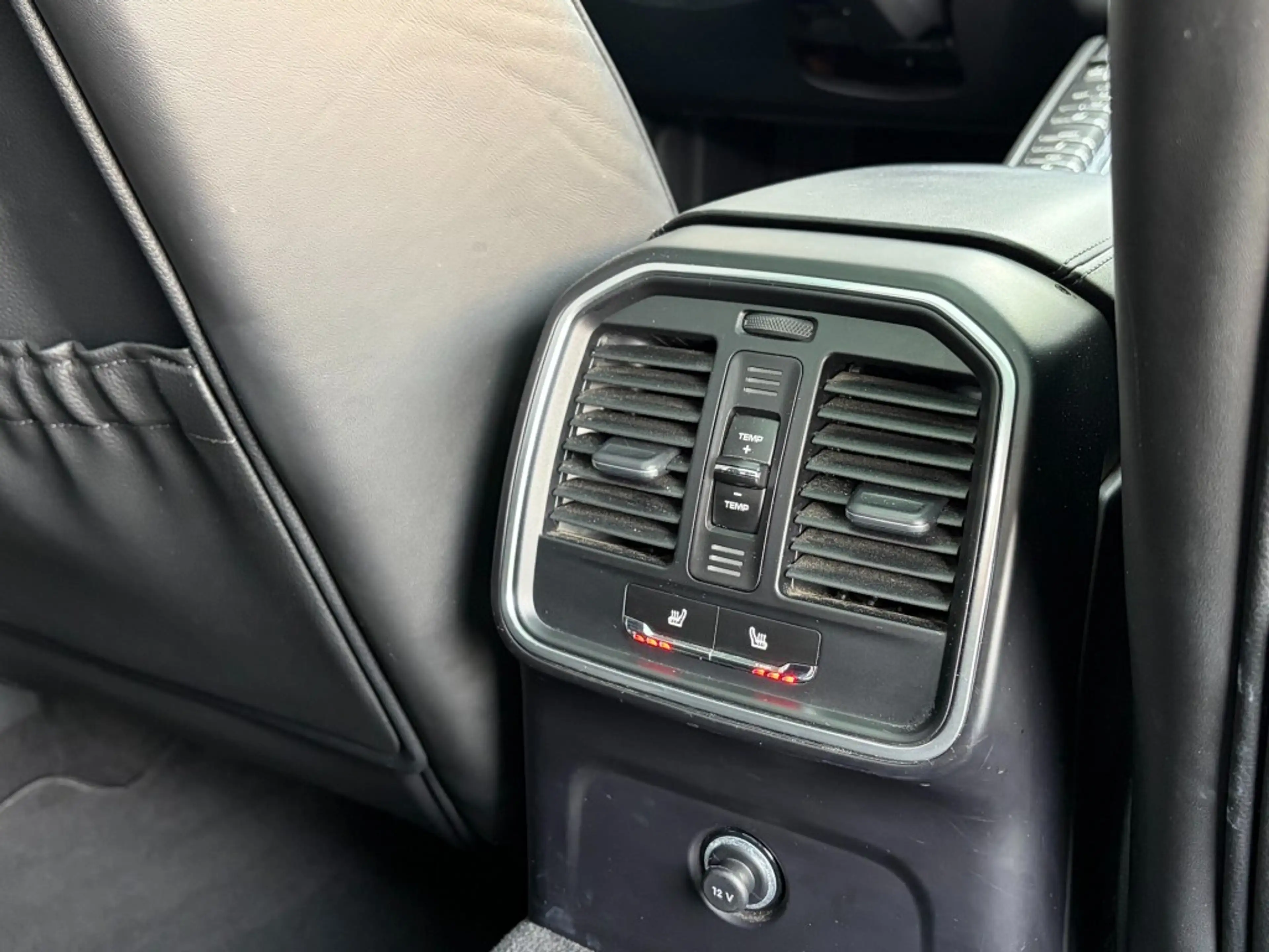 Porsche Macan 3.0 D S - LUCHTV. - PANO - TREKH. - 20 INCH — photo 26