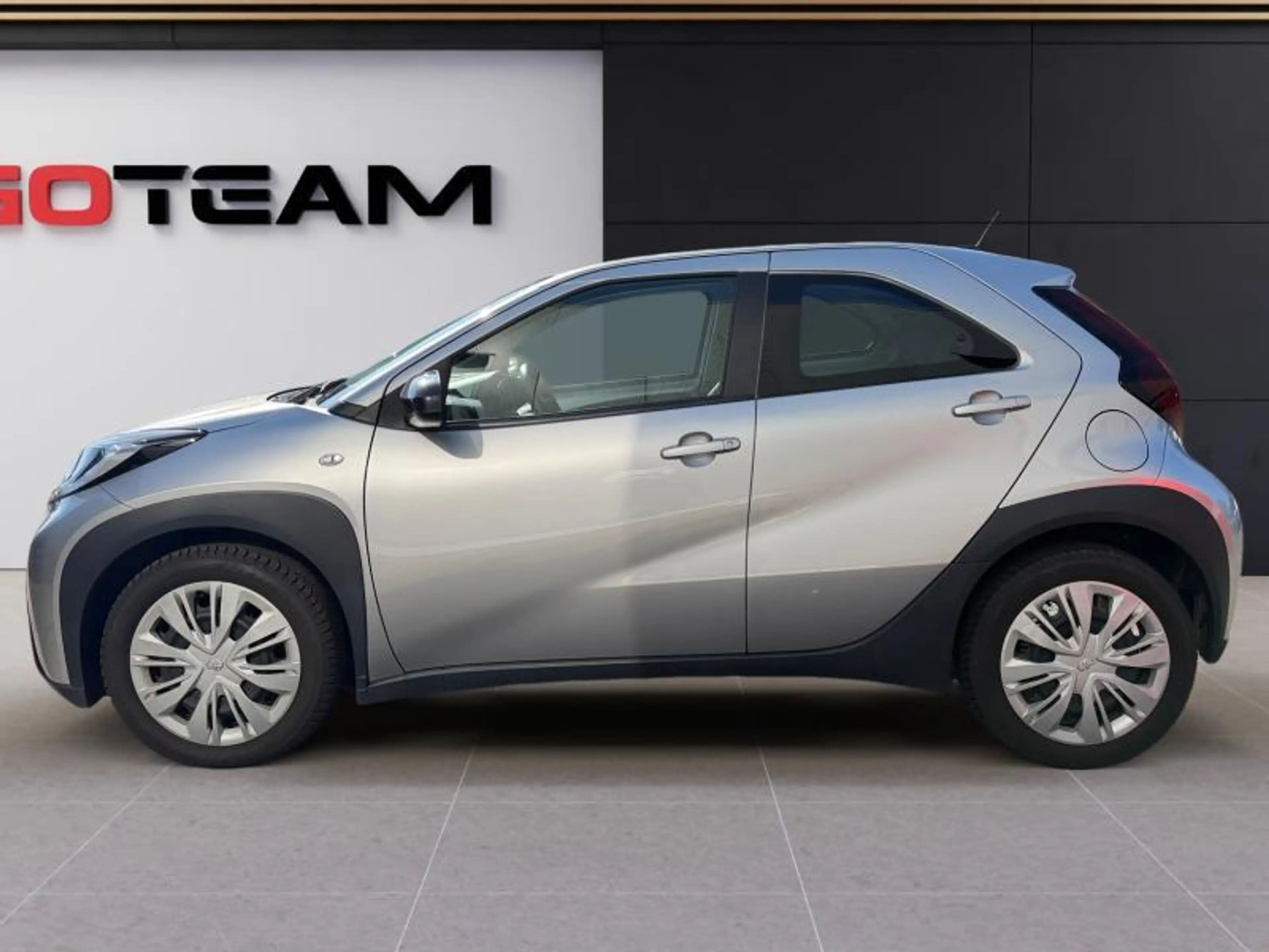 Toyota Aygo X Play — photo 3