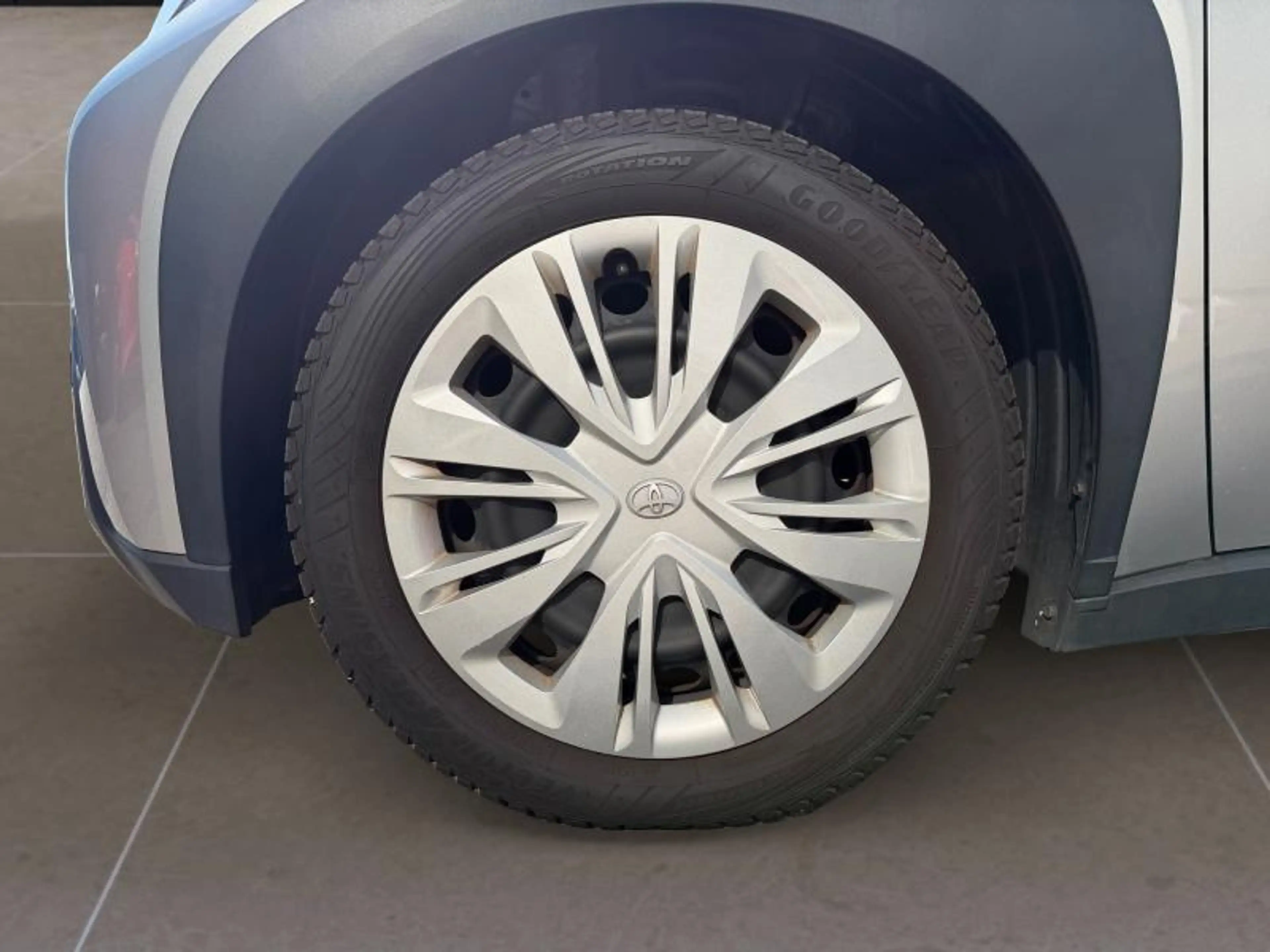 Toyota Aygo X Play — photo 2