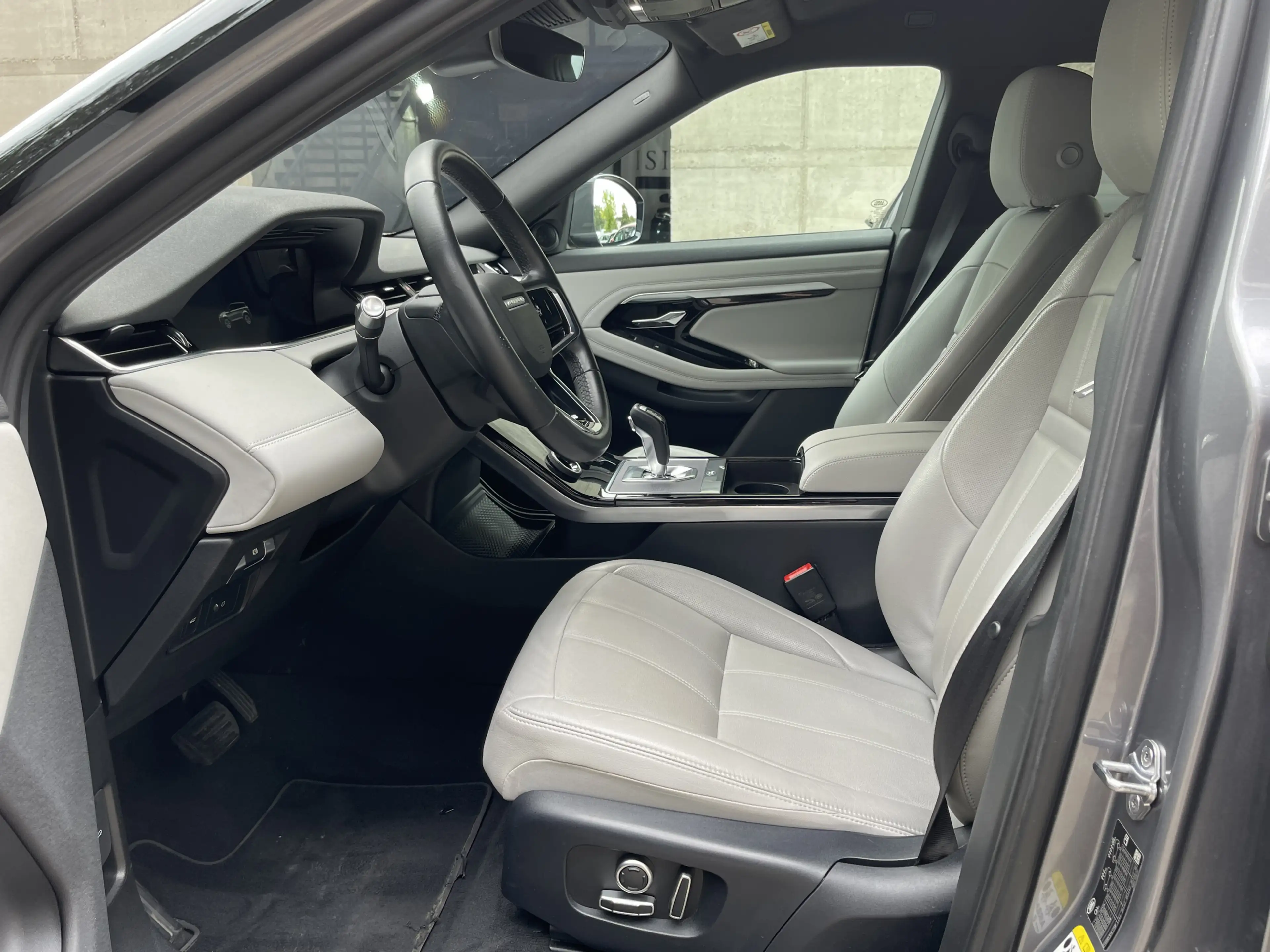 Land Rover Range Rover Evoque P250 SE LED BlackPackage 360° — photo 15
