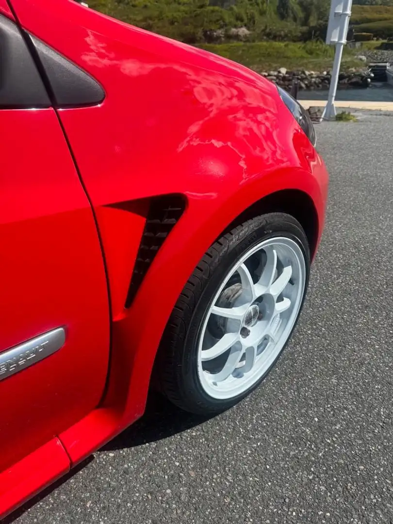 Renault Clio Clio 1.2i 16v Campus Red - 1