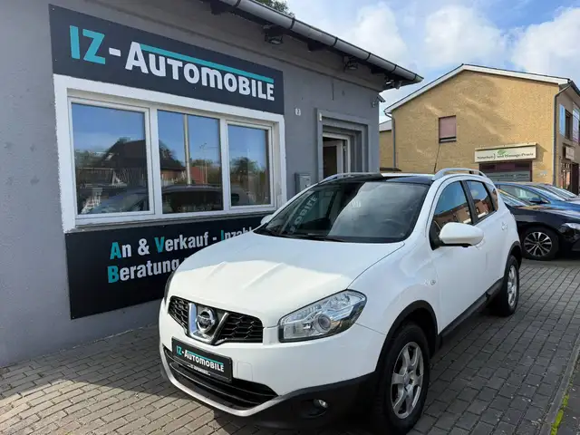 2012 Nissan Qashqai in White for sale