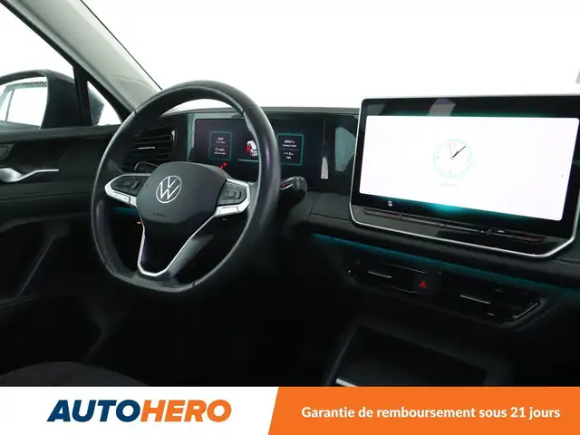 Volkswagen Tiguan view 13