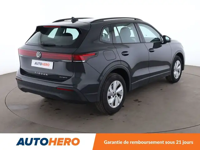 Volkswagen Tiguan view 6