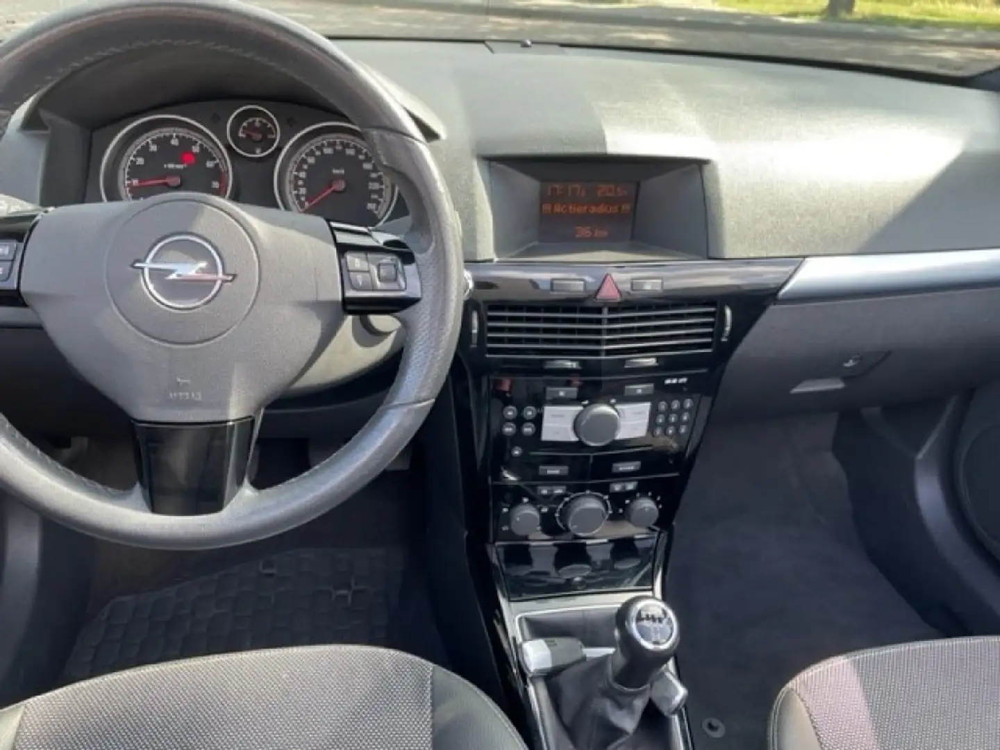 Opel Astra TwinTop 1.8 AIRCO / CRUISE / KEYLESS / AFN.TREKHAA Negro - 2