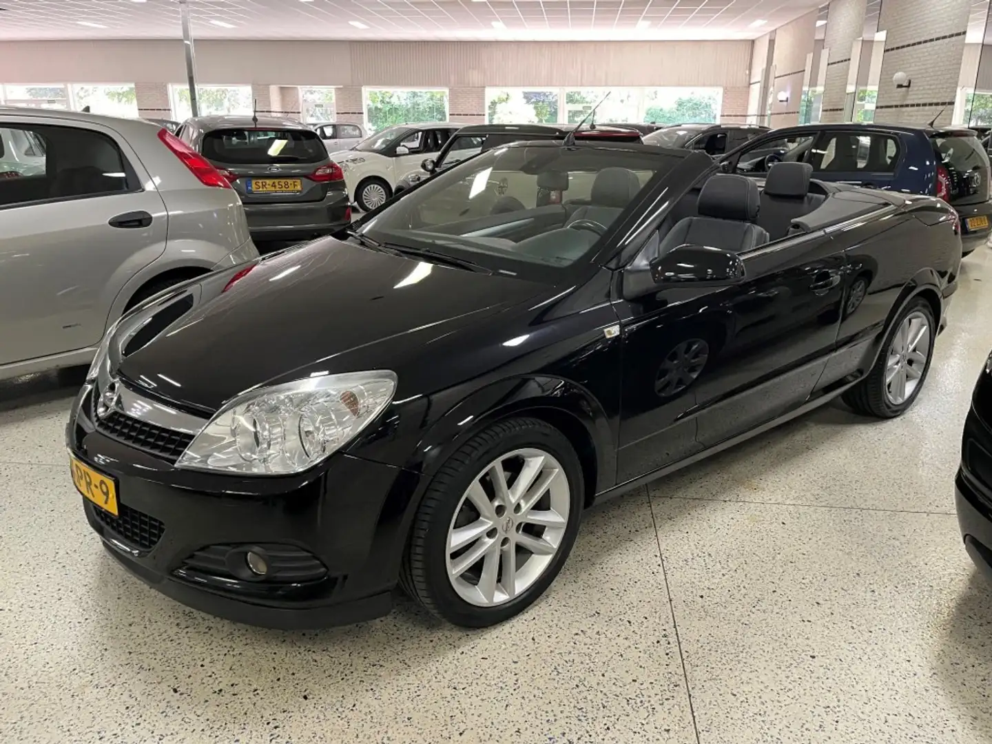 Opel Astra TwinTop 1.8 AIRCO / CRUISE / KEYLESS / AFN.TREKHAA Negro - 1