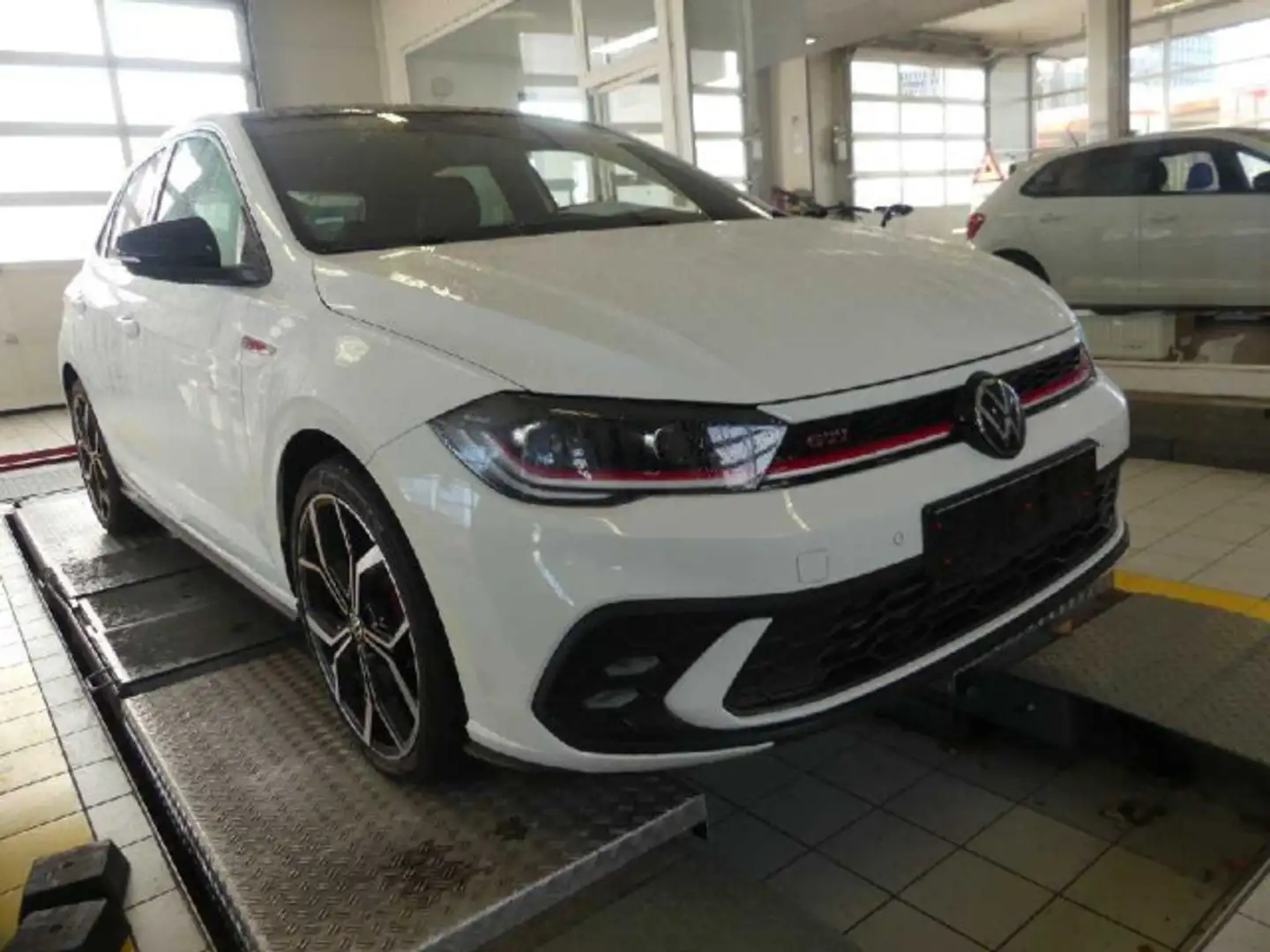 Volkswagen Polo 2.0 TSI GTI DSG NAVI 18" Beats RearView Weiß - 2