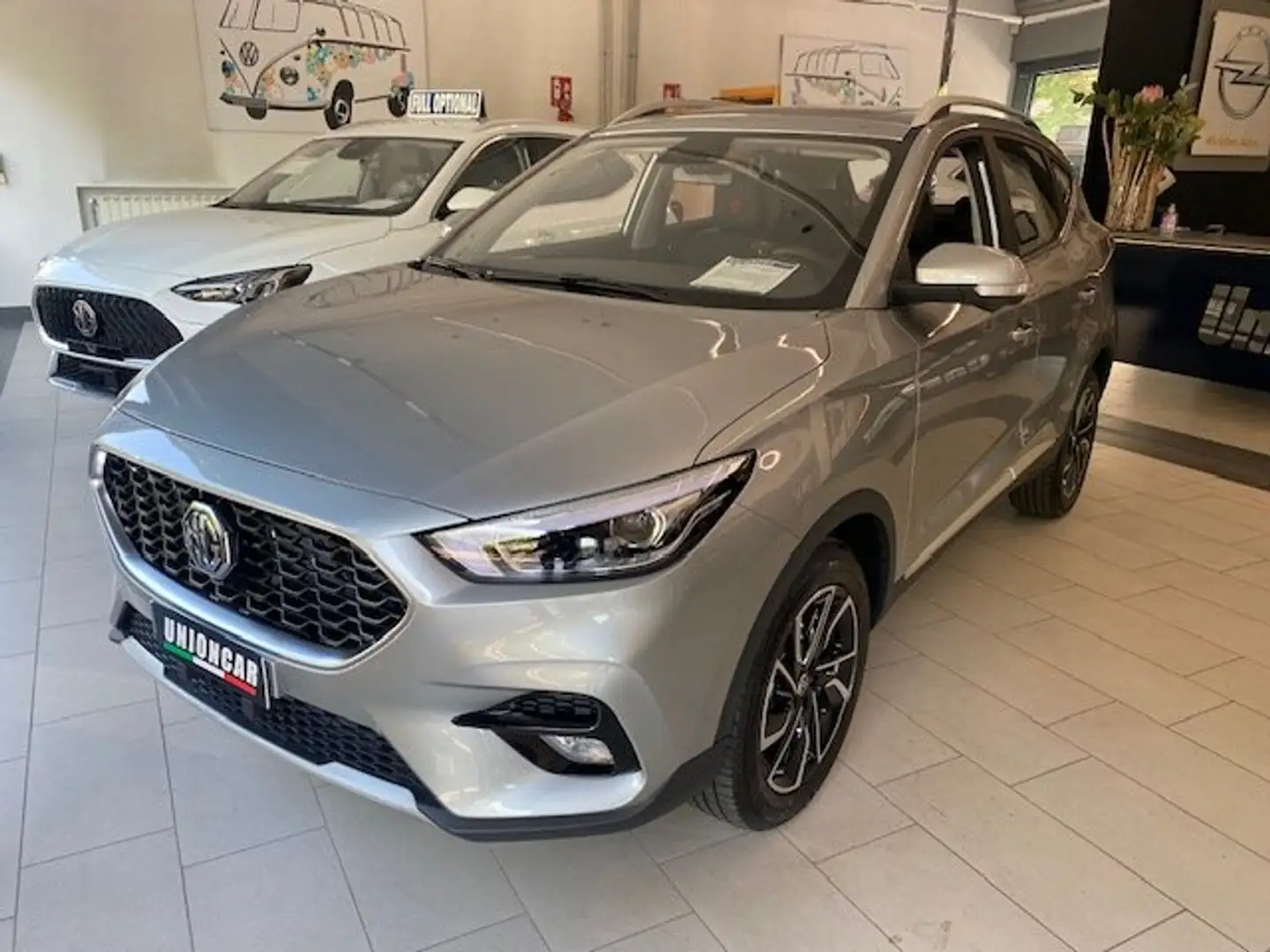 MG ZS CLASSIC 1.5 Vti Tech Luxury Silber - 2