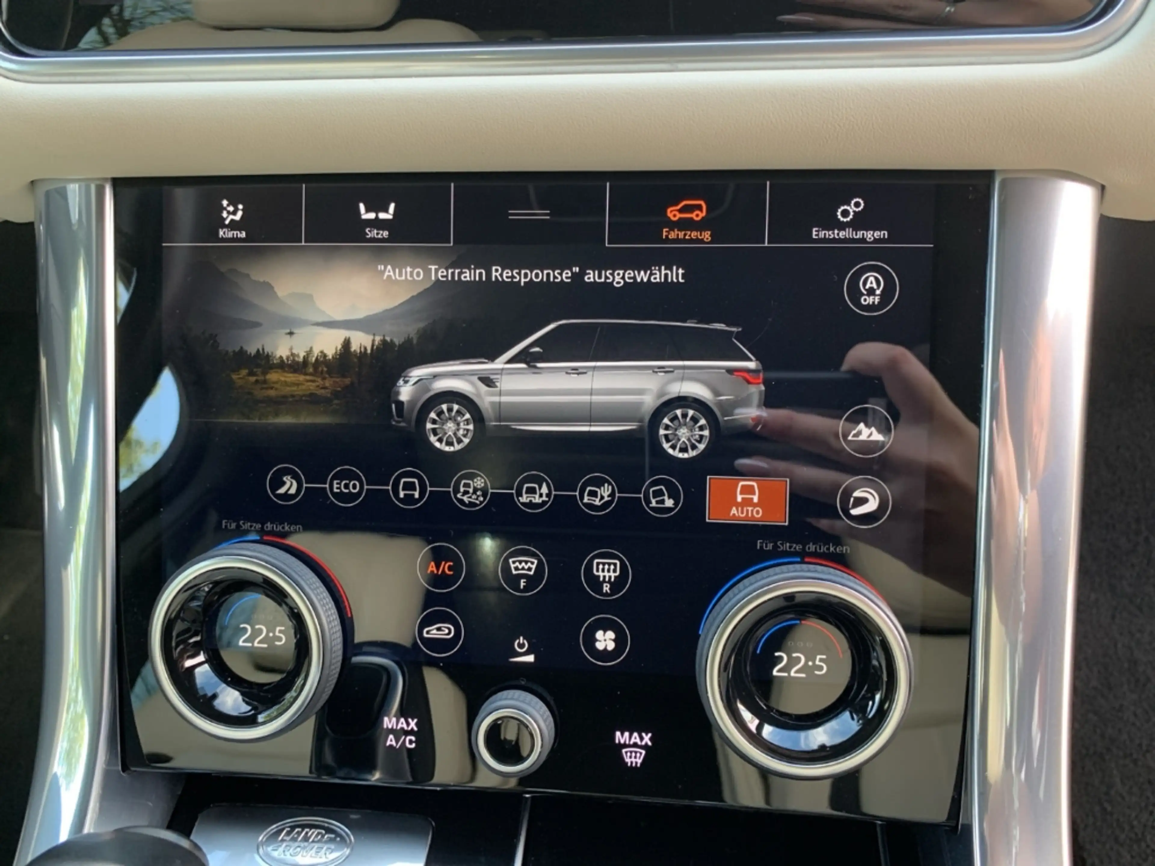 Land Rover Range Rover Sport D350 HSE DYNAMIC MATRIX+PANO — photo 15