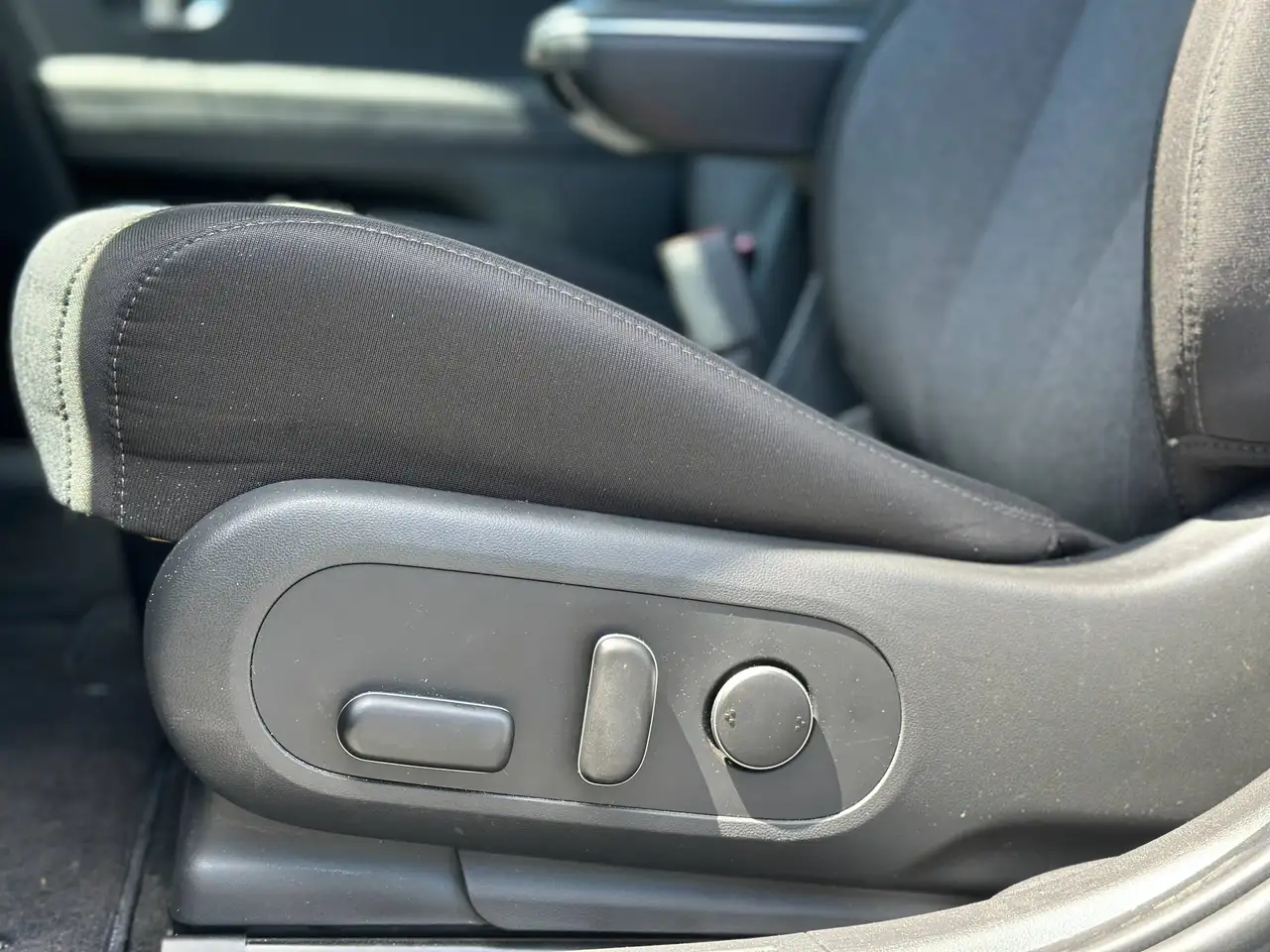 Hyundai IONIQ 5 photo Hyundai IONIQ 5